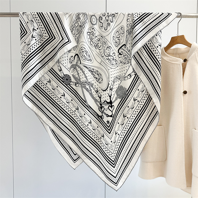 Silk Wool Blend Scarf 135CM Lu - Winter Clothing Hong Kong recension och pris