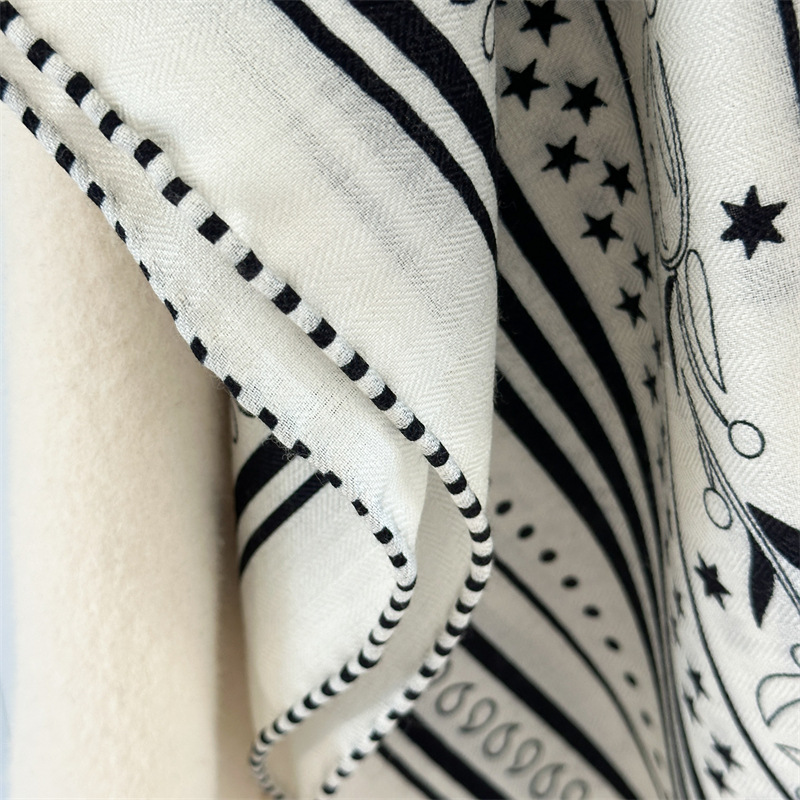 Silk Wool Blend Scarf 135CM Lu - Winter Clothing Hong Kong recension och pris
