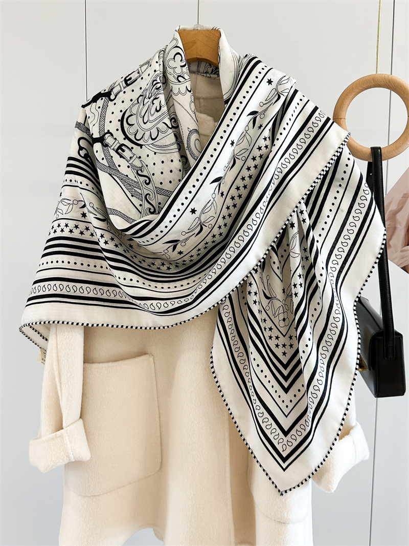 Silk Wool Blend Scarf 135CM Lu - Winter Clothing Hong Kong recension och pris