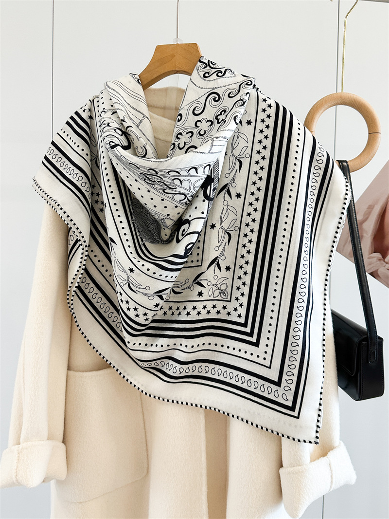 Silk Wool Blend Scarf 135CM Lu - Winter Clothing Hong Kong recension och pris